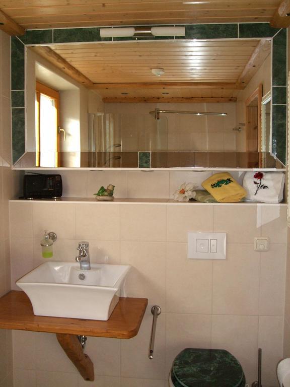 Gaestezimmer Am Maerchenbrunnen Dresden Ruang foto